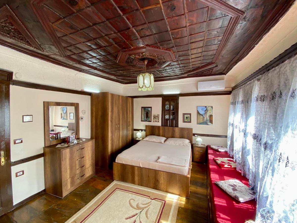 Restaurant & Guest House Semani Berat Exterior foto