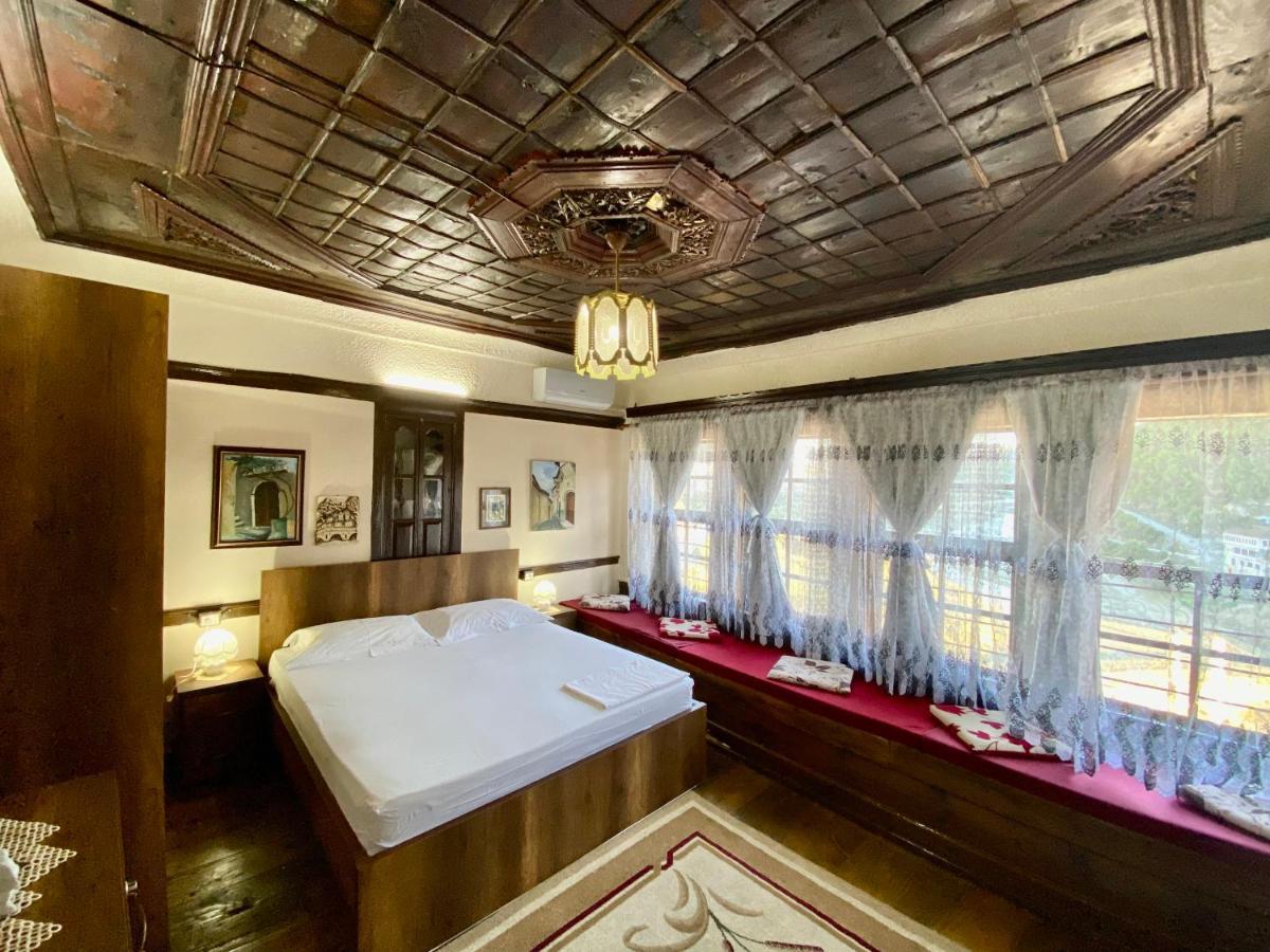 Restaurant & Guest House Semani Berat Exterior foto